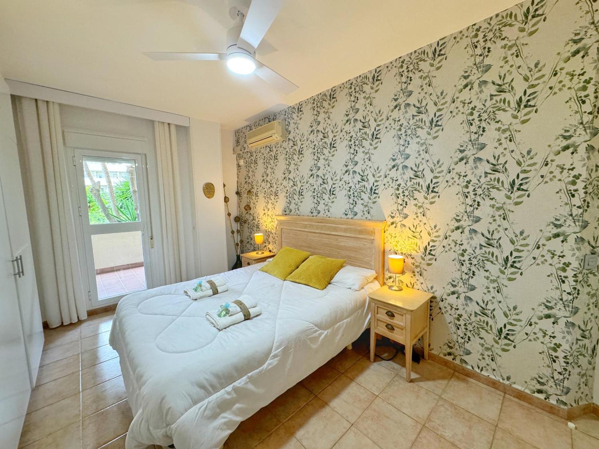 797 Holiday Rentals- Precioso Piso Con Vistas Al Jardin En Benalbeach Benalmadena Exterior photo