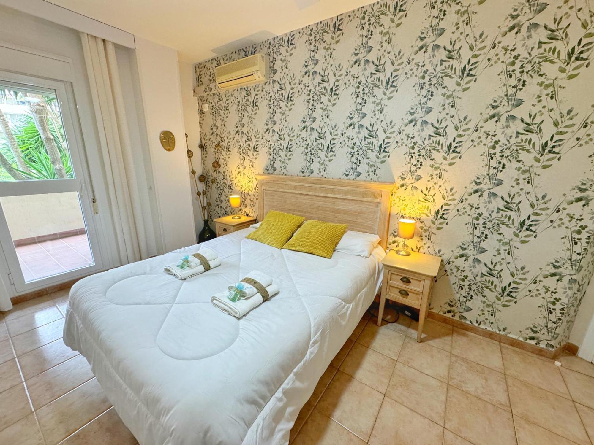 797 Holiday Rentals- Precioso Piso Con Vistas Al Jardin En Benalbeach Benalmadena Exterior photo